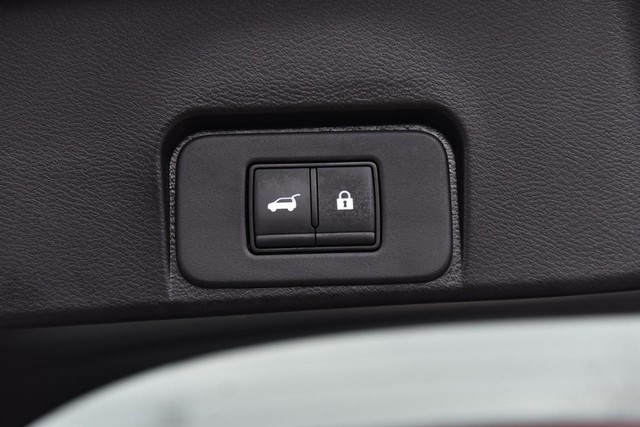 Nissan Rogue Vehicle Image 26