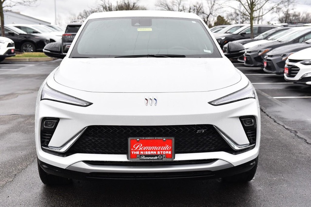 Buick Envista Vehicle Full-screen Gallery Image 04