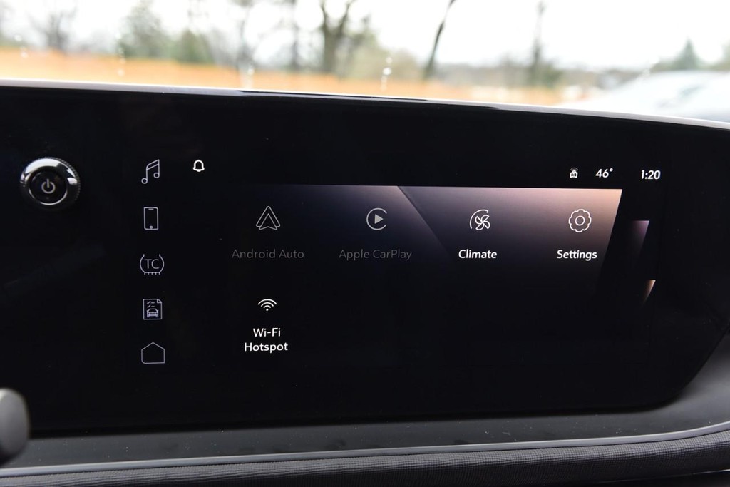 Buick Envista Vehicle Full-screen Gallery Image 13