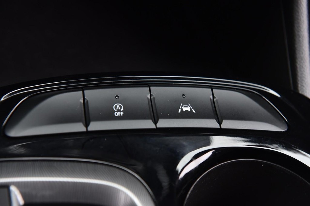 Buick Envista Vehicle Full-screen Gallery Image 16