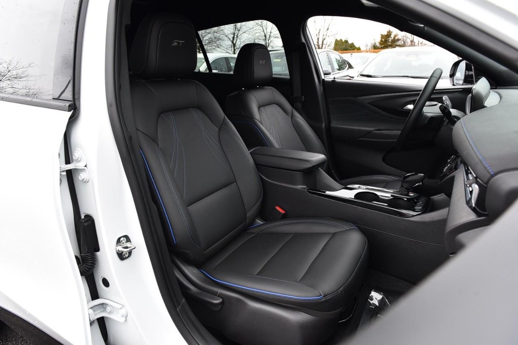 Buick Envista Vehicle Full-screen Gallery Image 20