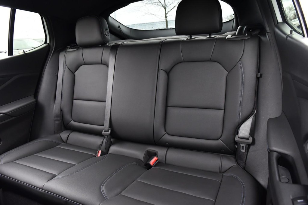 Buick Envista Vehicle Full-screen Gallery Image 21