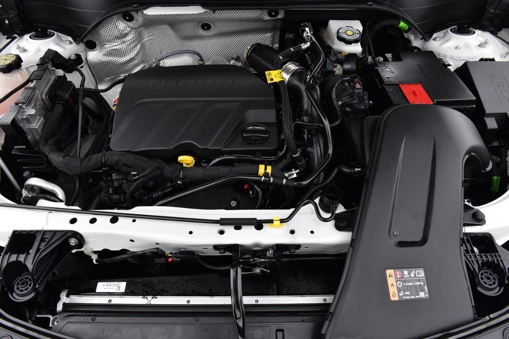 Buick Envista Vehicle Full-screen Gallery Image 24