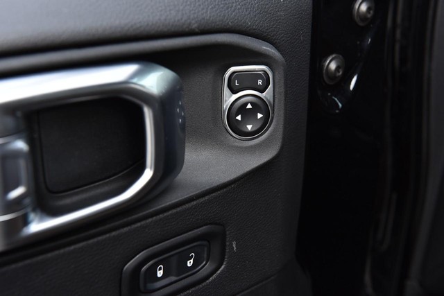 Jeep Wrangler 4xe Vehicle Image 09