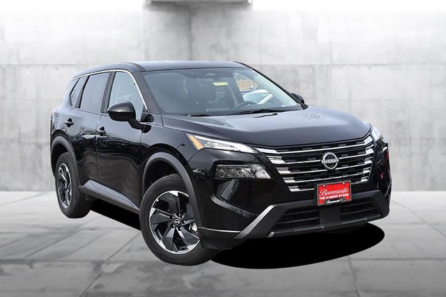 Nissan Rogue Vehicle Image 02