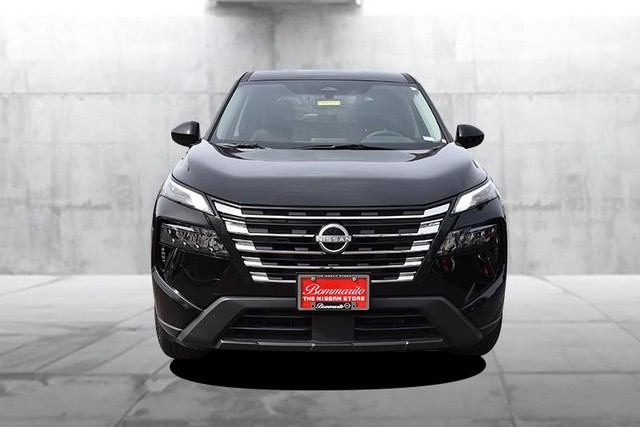 Nissan Rogue Vehicle Image 04