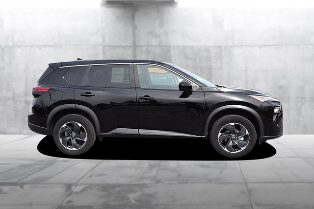 Nissan Rogue Vehicle Image 05