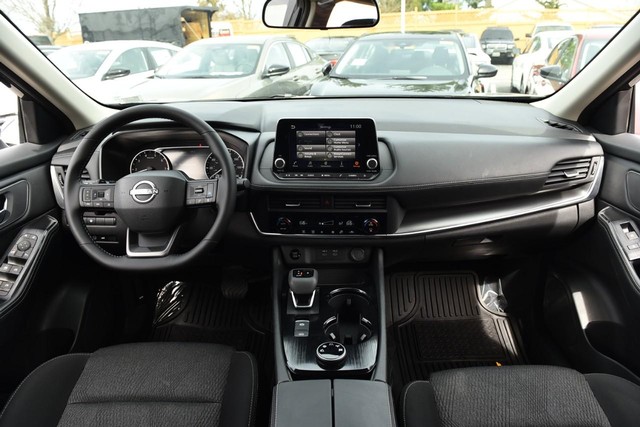 Nissan Rogue Vehicle Image 08