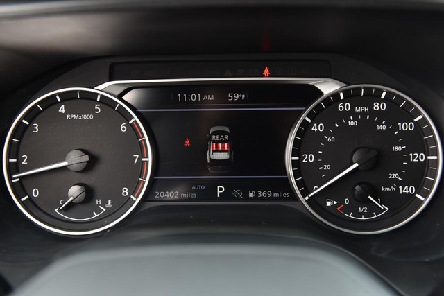 Nissan Rogue Vehicle Image 12