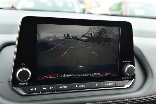 Nissan Rogue Vehicle Image 13