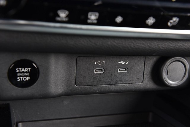 Nissan Rogue Vehicle Image 16