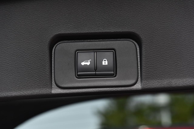 Nissan Rogue Vehicle Image 25