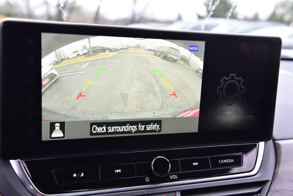 Nissan Altima Vehicle Image 15