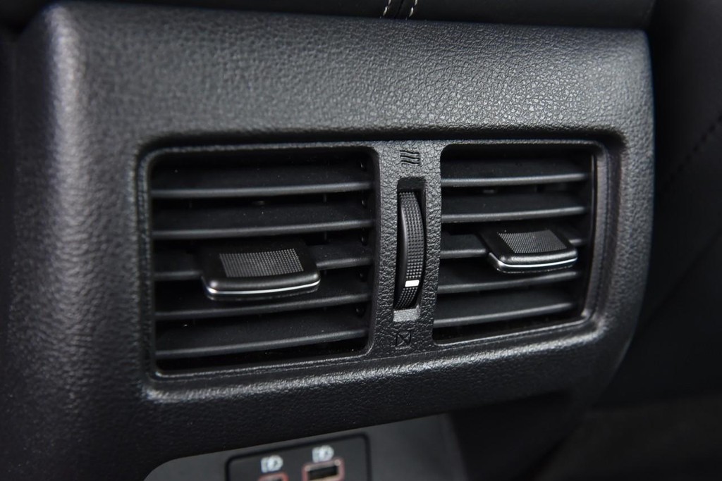 Nissan Altima Vehicle Image 26