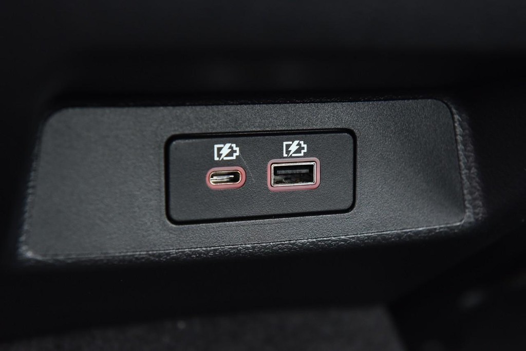 Nissan Altima Vehicle Image 27