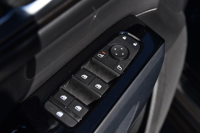 Nissan Pathfinder Vehicle Image 09