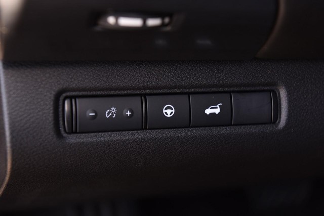 Nissan Pathfinder Vehicle Image 11