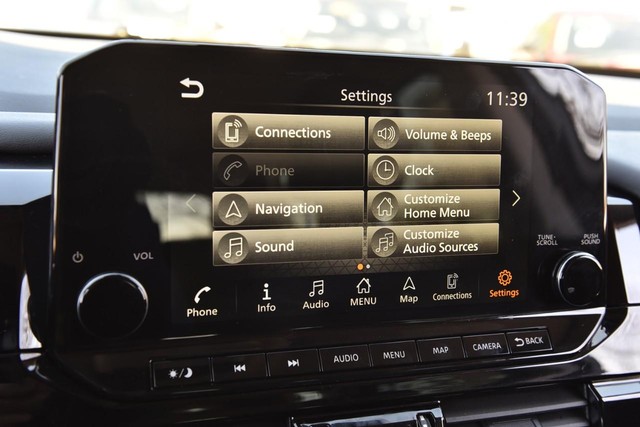 Nissan Pathfinder Vehicle Image 17