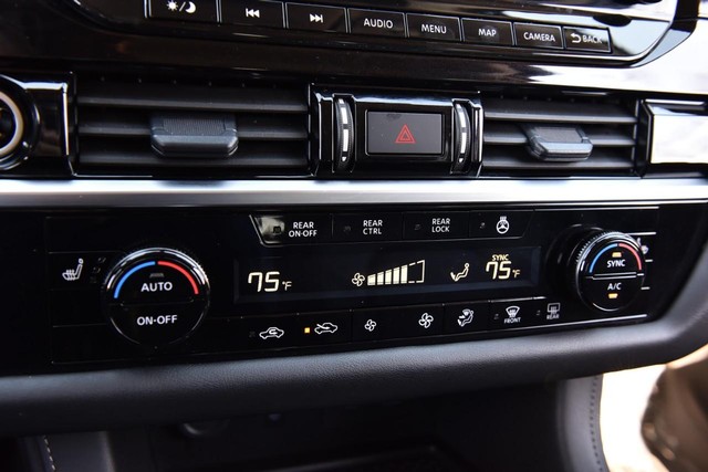 Nissan Pathfinder Vehicle Image 19