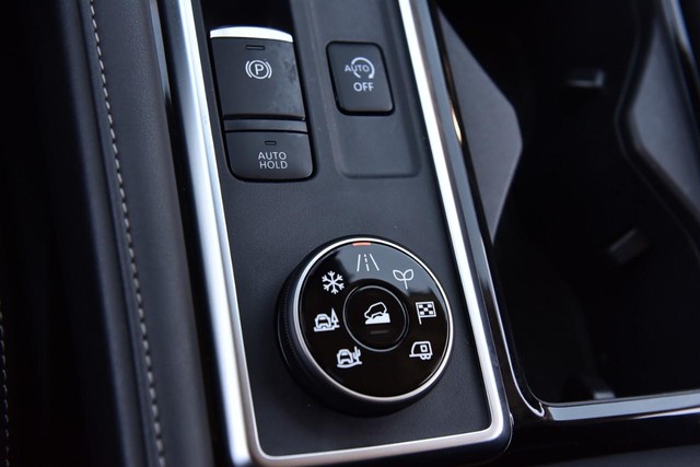 Nissan Pathfinder Vehicle Image 21