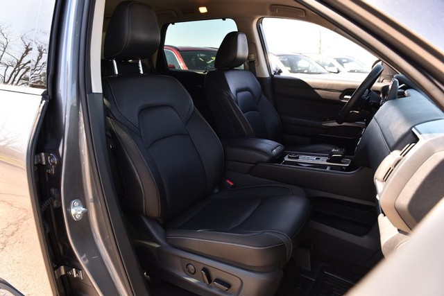 Nissan Pathfinder Vehicle Image 24