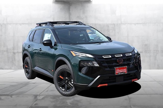 Nissan Rogue Vehicle Image 02