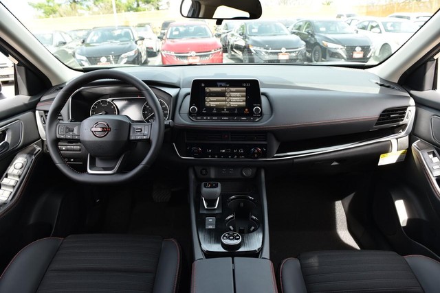 Nissan Rogue Vehicle Image 08