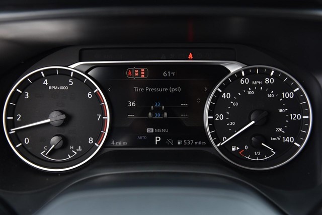 Nissan Rogue Vehicle Image 12