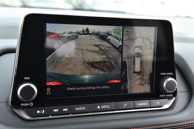 Nissan Rogue Vehicle Image 13