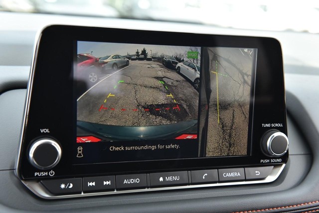 Nissan Rogue Vehicle Image 14