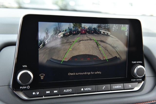 Nissan Rogue Vehicle Image 16