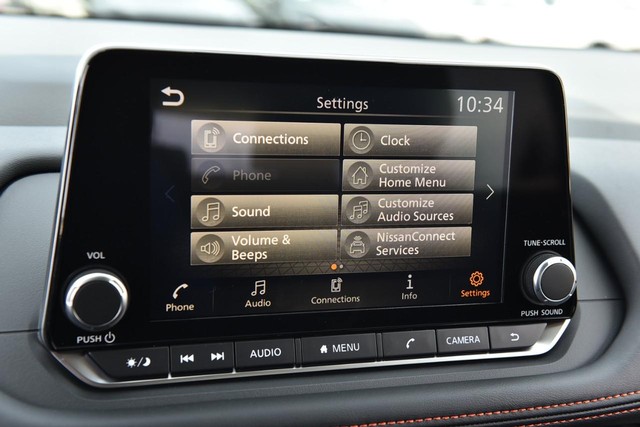 Nissan Rogue Vehicle Image 17