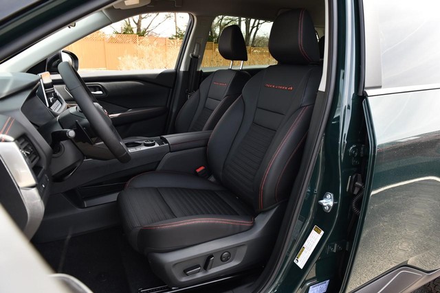 Nissan Rogue Vehicle Image 22