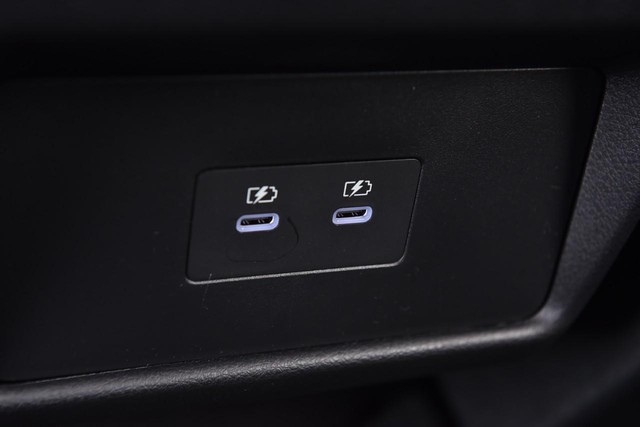 Nissan Rogue Vehicle Image 26