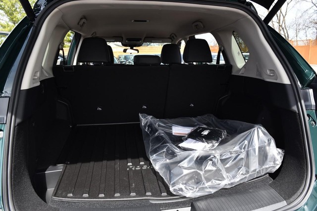 Nissan Rogue Vehicle Image 27