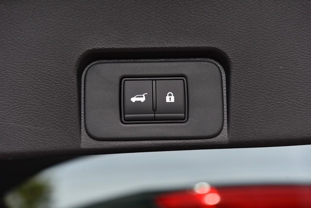 Nissan Rogue Vehicle Image 28