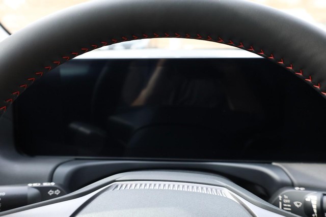 Nissan Sentra Vehicle Image 09