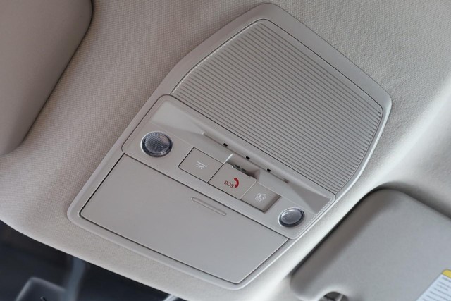 Nissan Sentra Vehicle Image 14