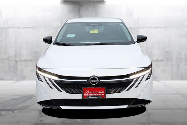 Nissan Sentra Vehicle Image 04