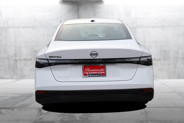 Nissan Sentra Vehicle Image 06