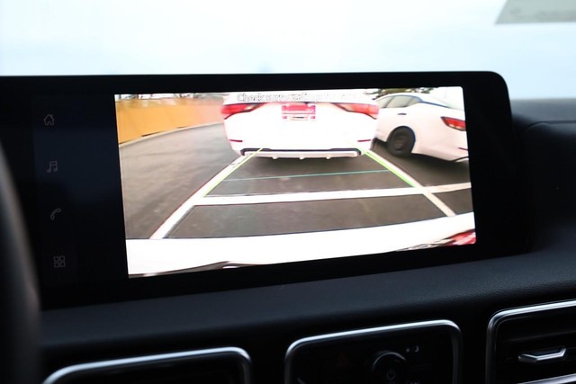 Nissan Sentra Vehicle Image 12