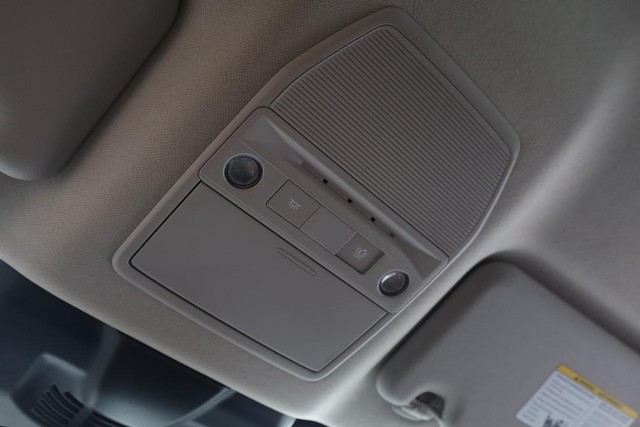 Nissan Sentra Vehicle Image 17