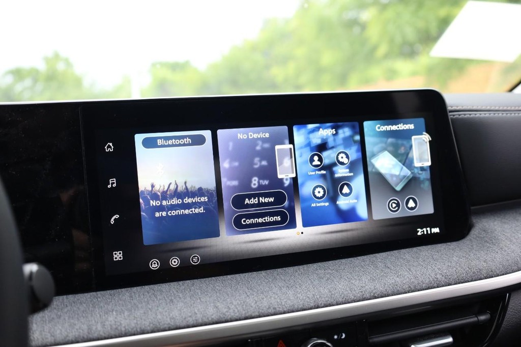 Nissan Kicks Vehicle Image 11