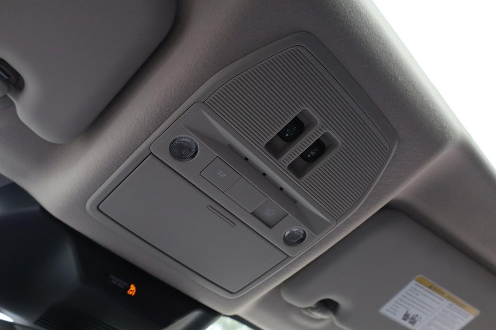 Nissan Kicks Vehicle Image 17