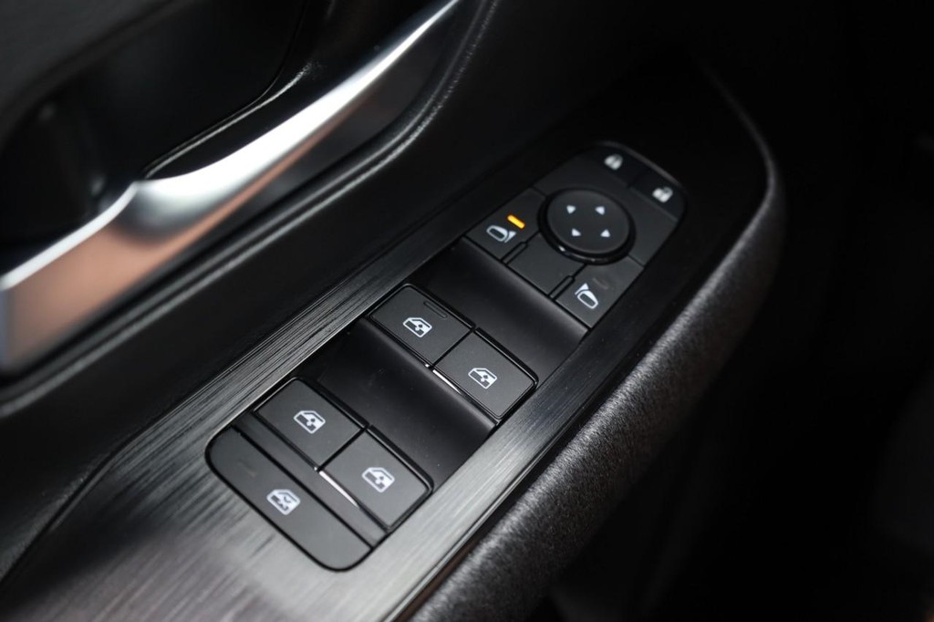 Nissan Kicks Vehicle Image 18