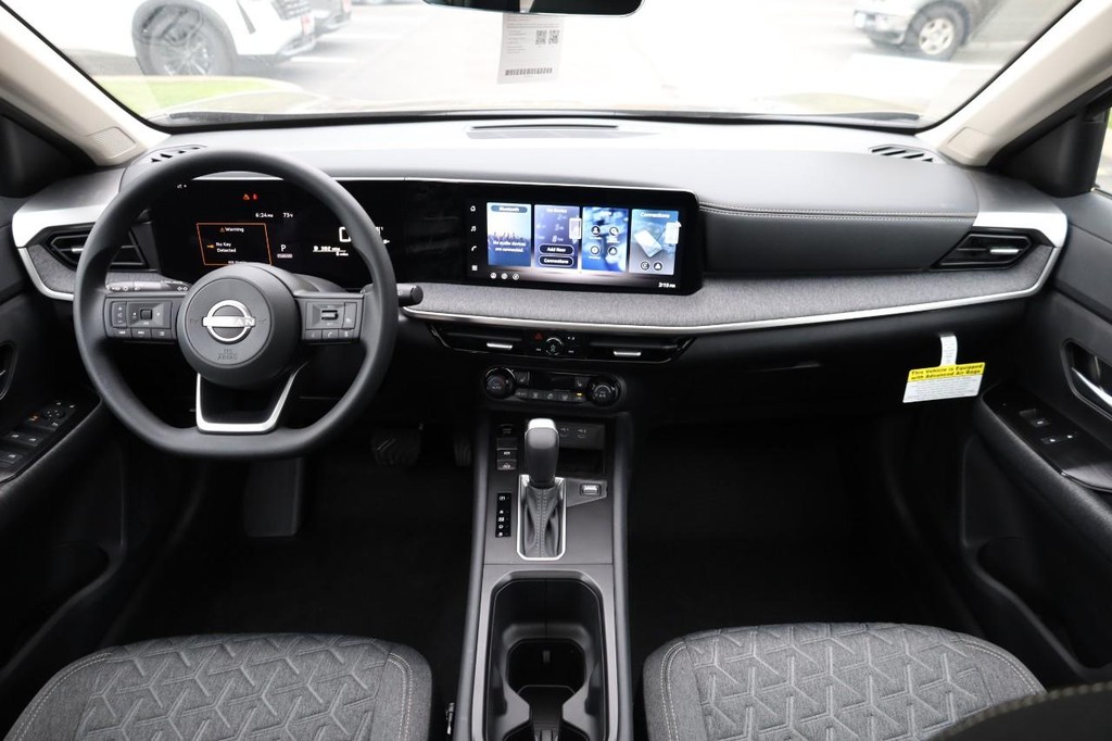 Nissan Kicks Vehicle Image 23