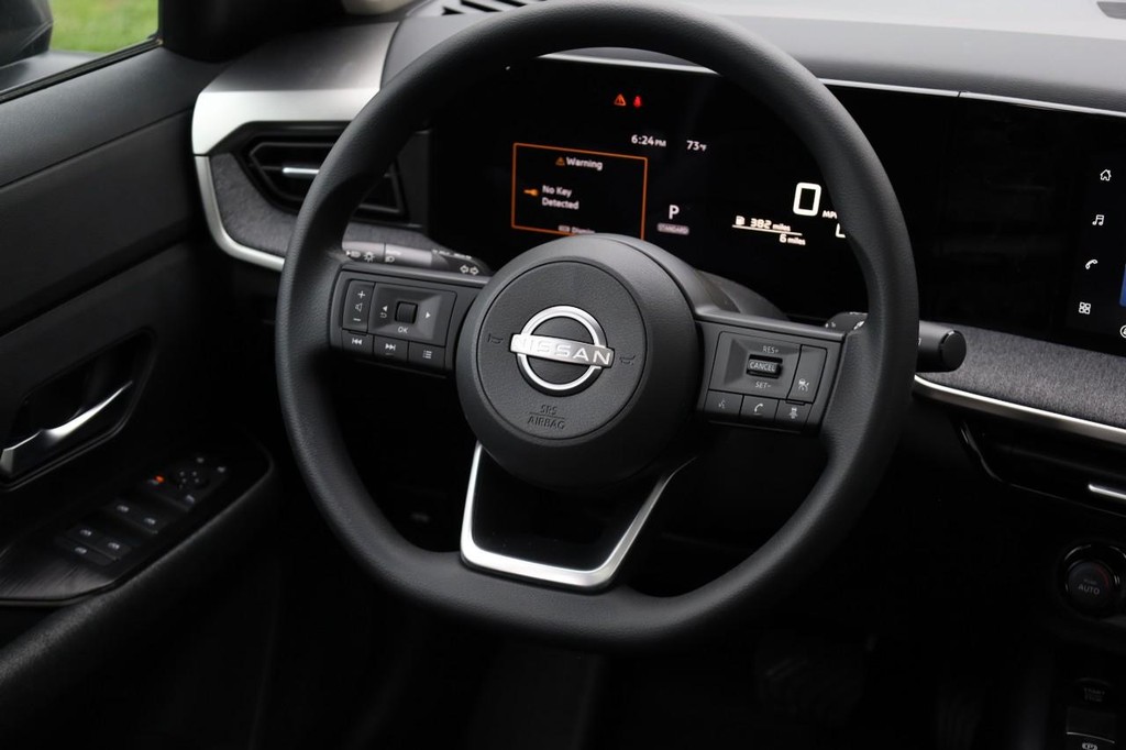 Nissan Kicks Vehicle Image 24