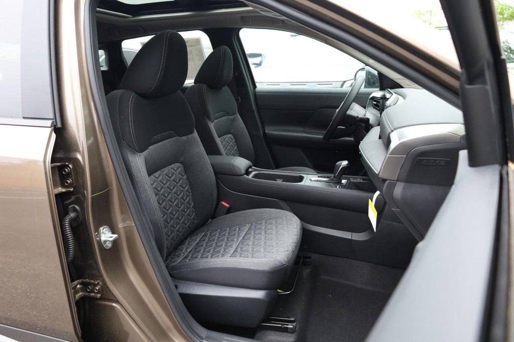 Nissan Kicks Vehicle Image 25
