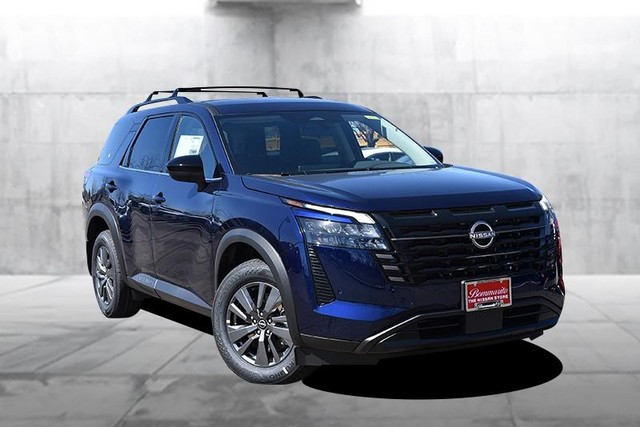 Nissan Pathfinder Vehicle Image 02