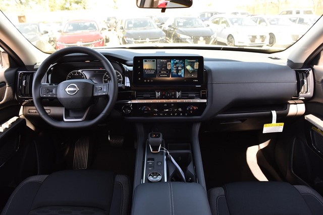 Nissan Pathfinder Vehicle Image 08